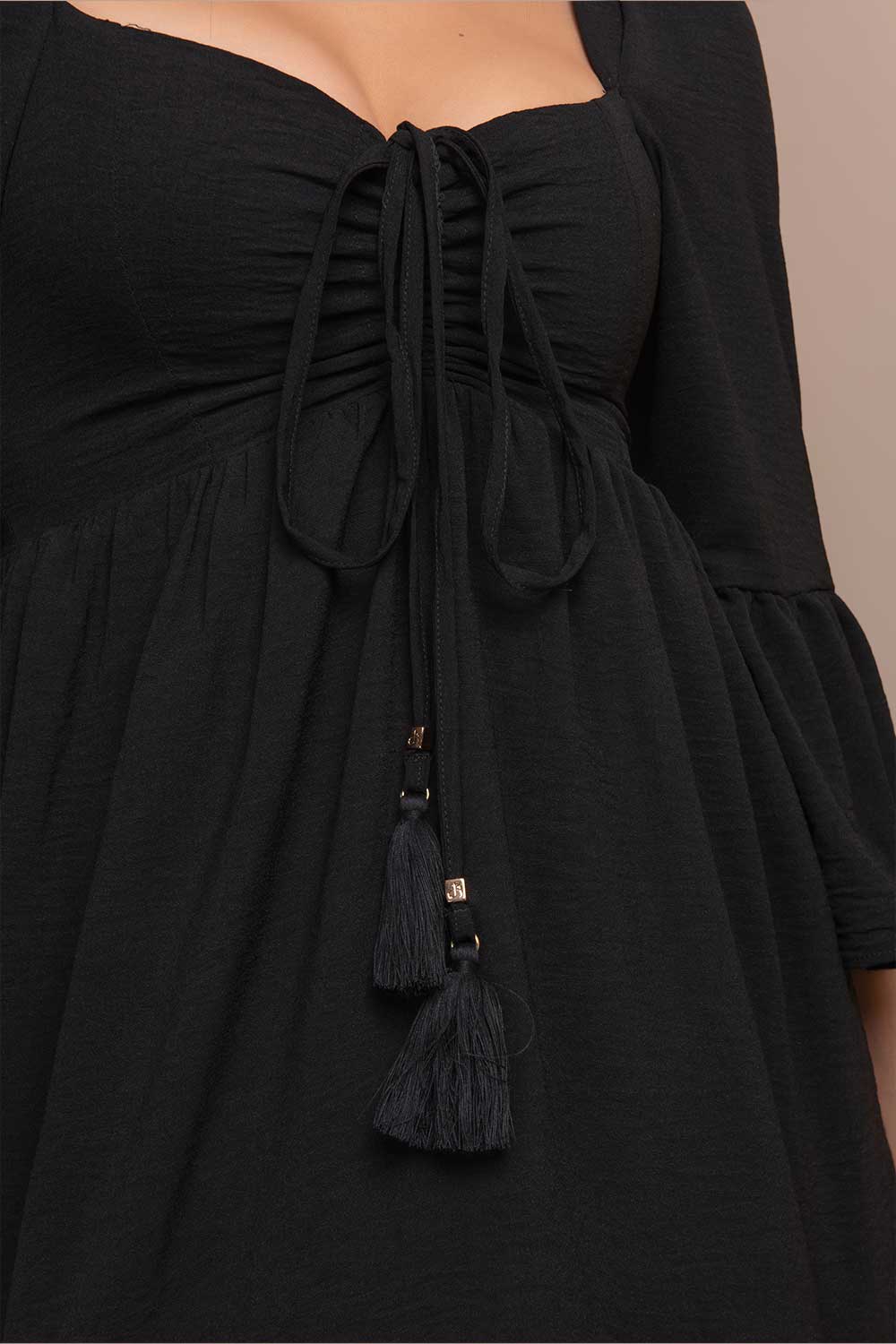 Vestido Curto Preto Babados Frysaide