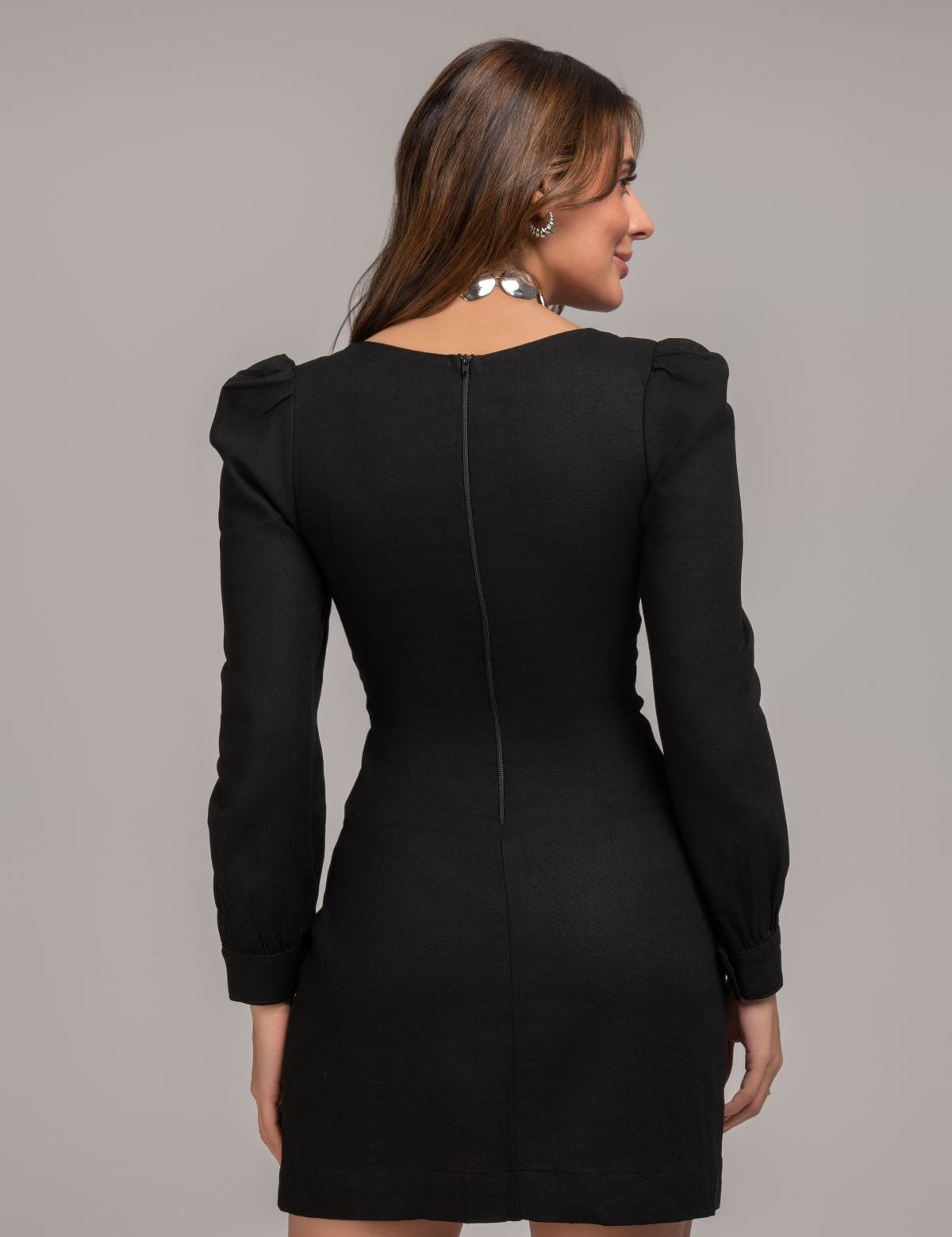 Vestido De Linho Com Recortes Preto Frysaide