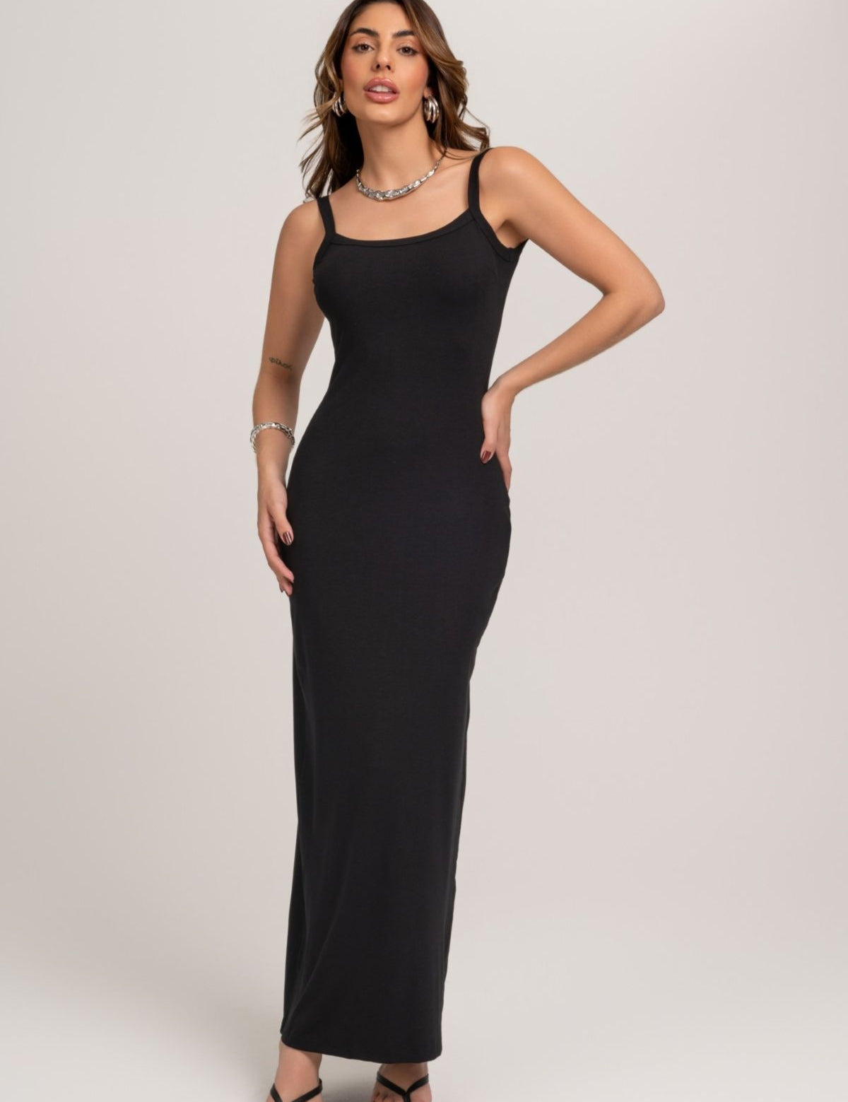 Vestido Super Midi De Trico Preto Frysaide