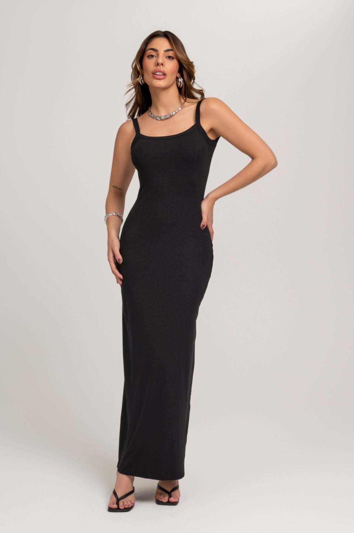 Vestido Super Midi De Trico Preto Frysaide